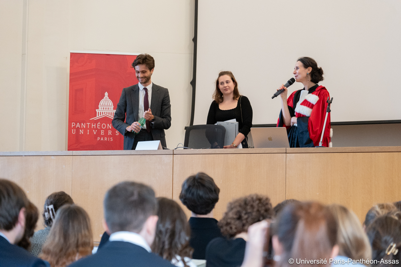 Photo de la cérémonie de remise de diplomes du Collège de droit Promotion 2025