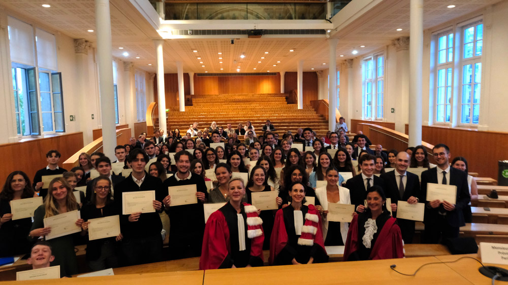 Photo de la cérémonie de remise de diplomes du Collège de droit Promotion 2025
