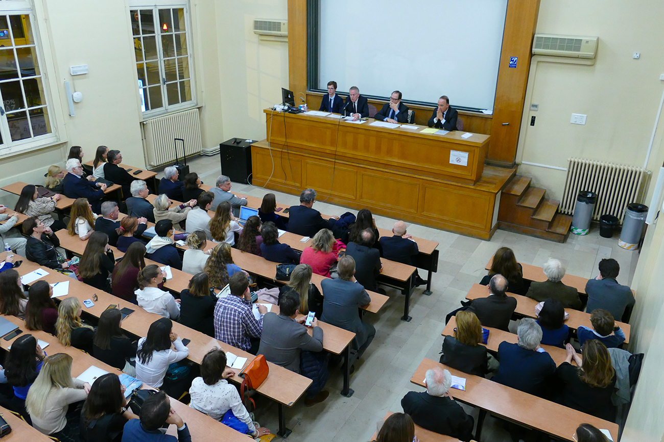 Hommage à Pierre MASSE - Photo de la salle et des intervenants