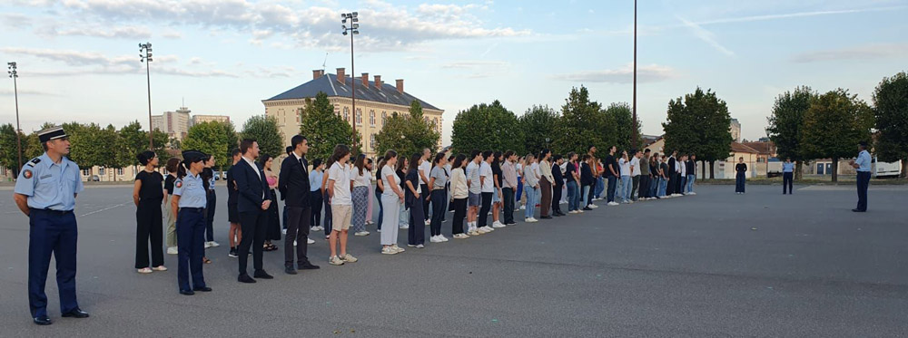 Photo de groupe du séminaire d'intégration des étudiants de 2e année (septembre 2023) du Collège de droit