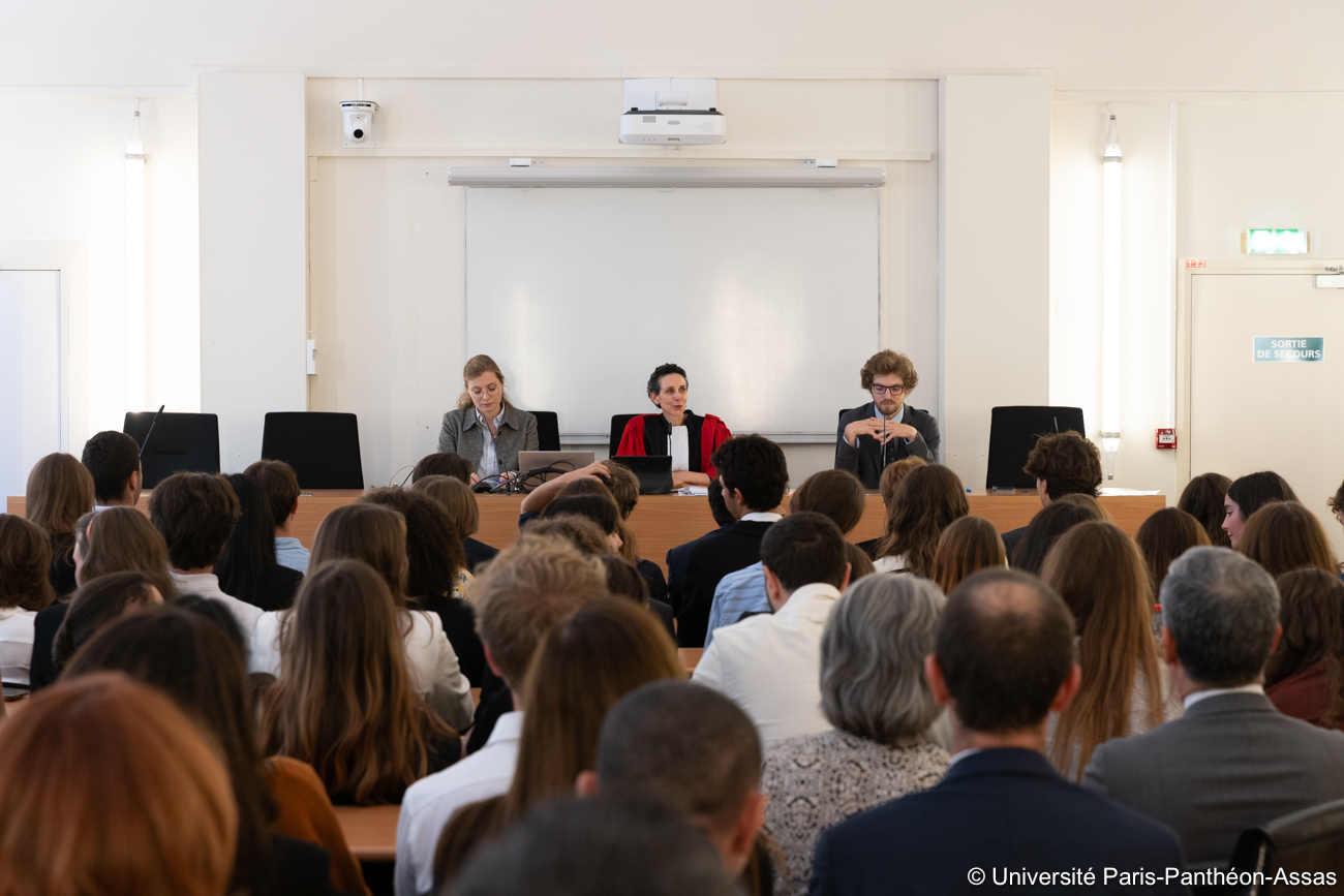 Photo prise lors de la remise des diplômes de la promotion 2024 du Collège de droit