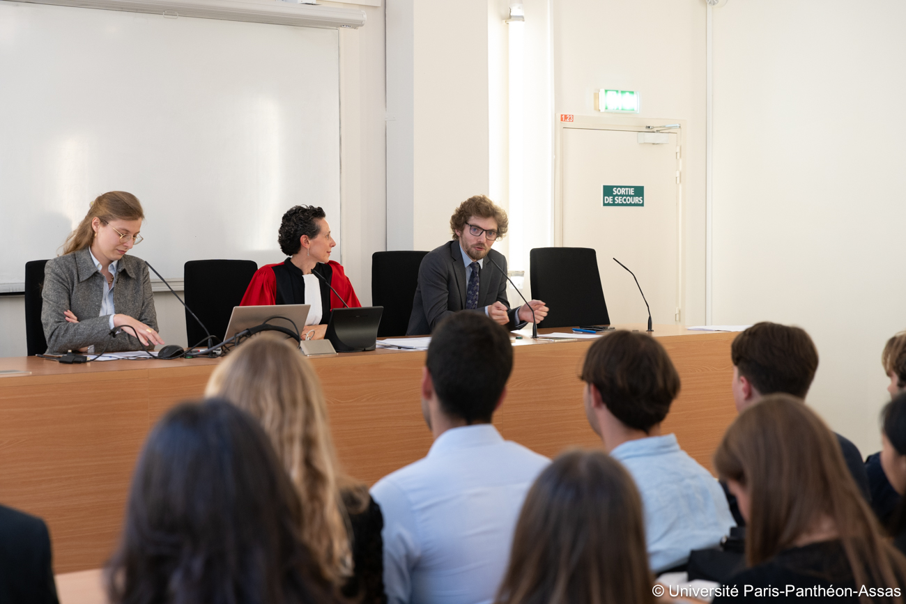 Photo prise lors de la remise des diplômes de la promotion 2024 du Collège de droit