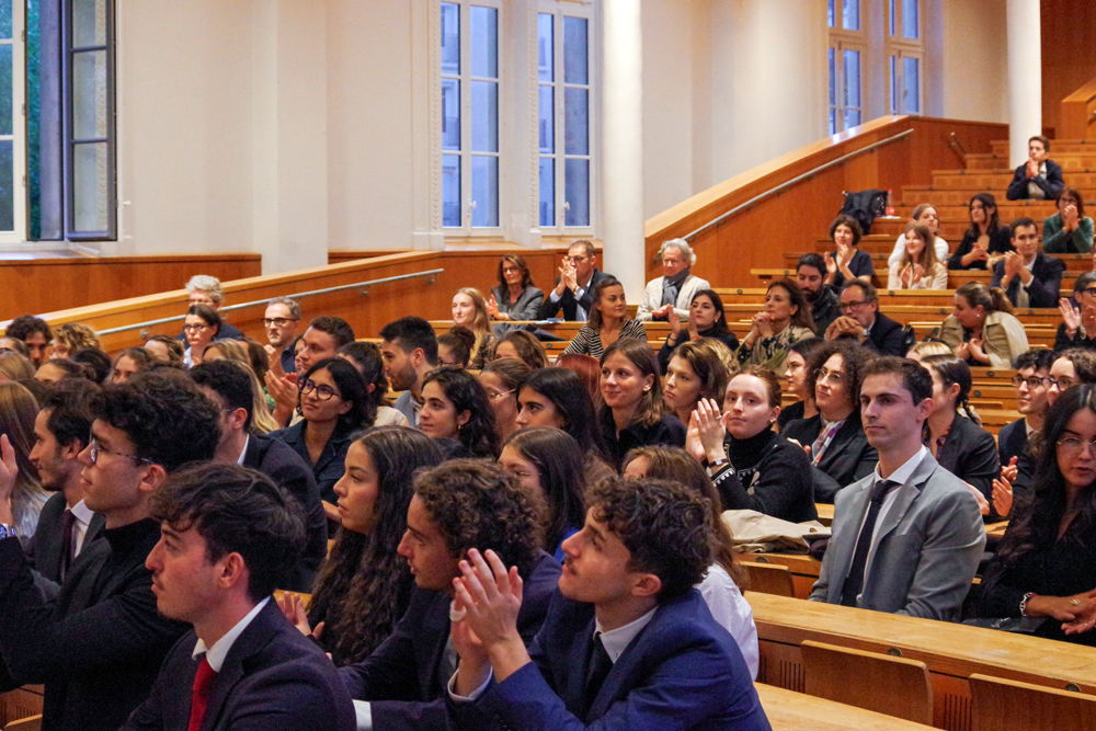 Photo de la remise de diplômes de la promotion 2024 de l'École de droit