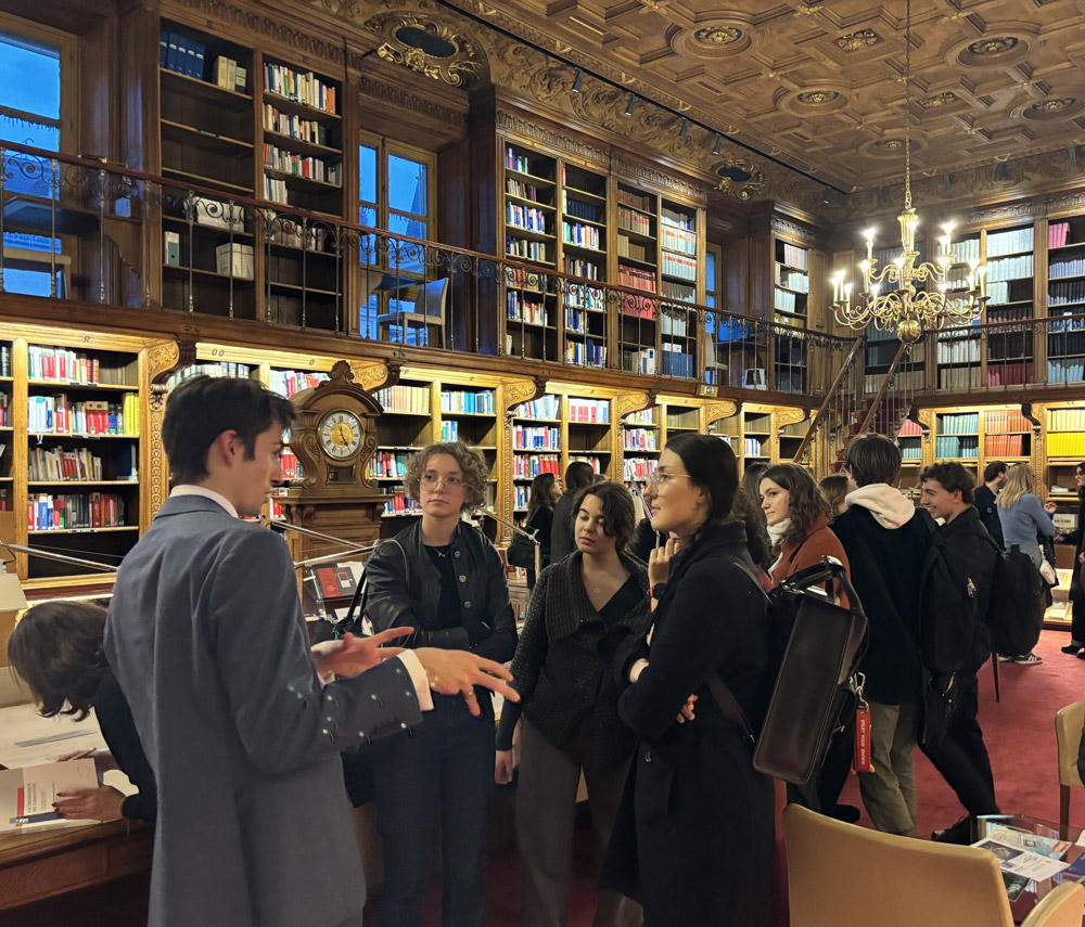 Photo e la visite des étudiants du Collège de droit lors des rencontres 2024-2025