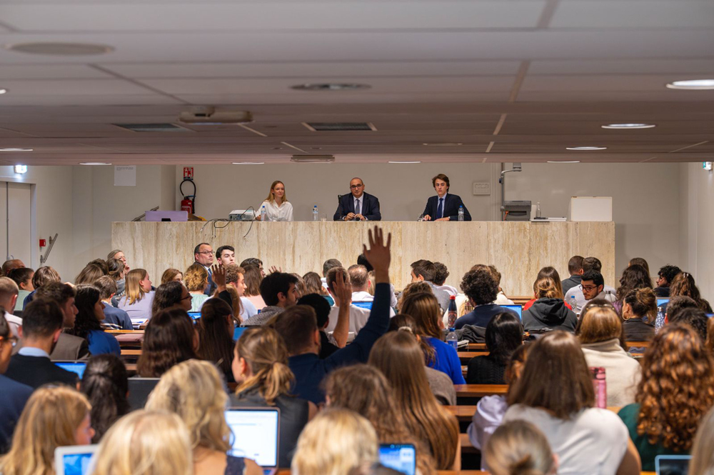 Photo de la Conférence animée par Laurent Nuñez pour le Collège de droit