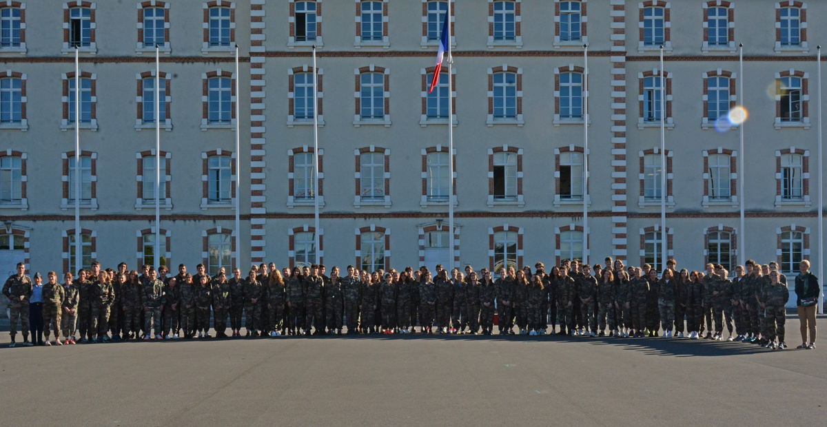Les étudiants de deuxième année du Collège de droit (2022-2023) pendant le séminaire d'intégration