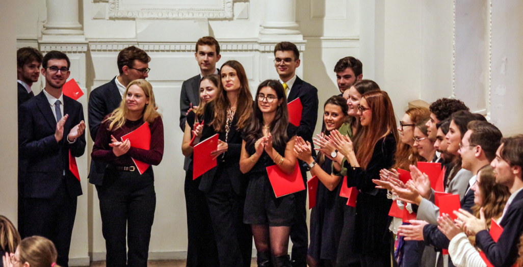 Photo de la remise de diplômes de la promotion 2024 de l'École de droit