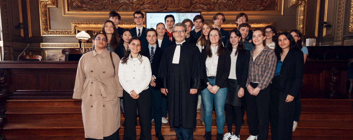Photo de la Finale de la Conférence du stage de l’ordre des avocats aux Conseils Photo de la Finale de la Conférence du stage de l’ordre des avocats aux Conseils