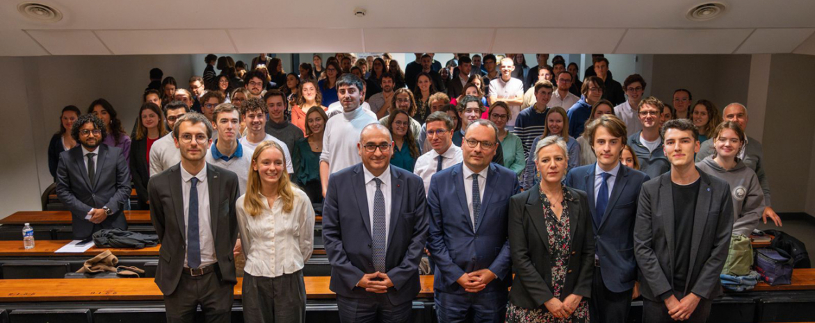 Photo de la Conférence animée par Laurent Nuñez pour le Collège de droit
