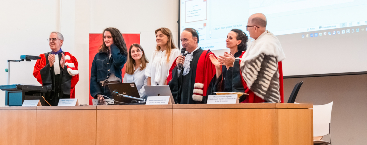 Photo de la remise des Prix du Collège de droit 2024-2025 Photo de la remise des Prix du Collège de droit 2024-2025