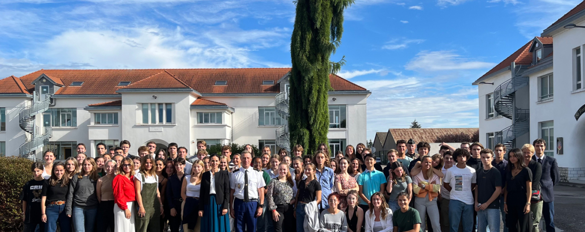 Photo du groupe du séjour d'inégration 2022-2023 à Dijon du Collège de droit